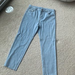 NEVER WORN Light Wash high waisted Mom jeans